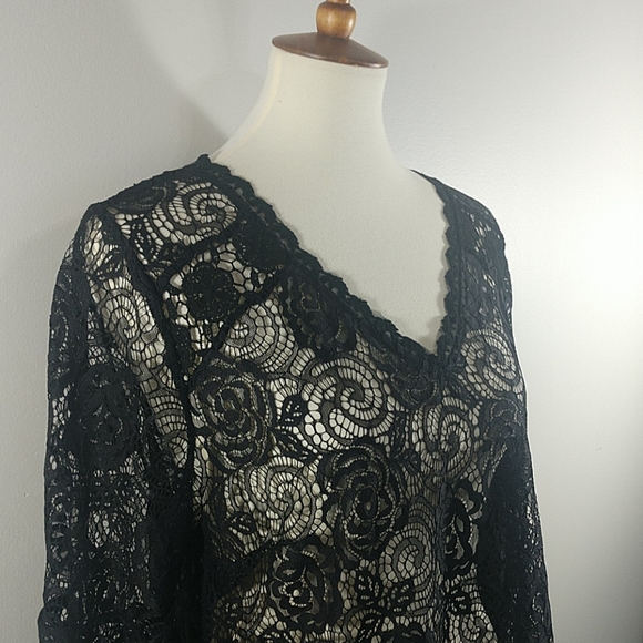 Adiva Tops - Top: NEW Adiva Rose Lace V-Neck Blouse